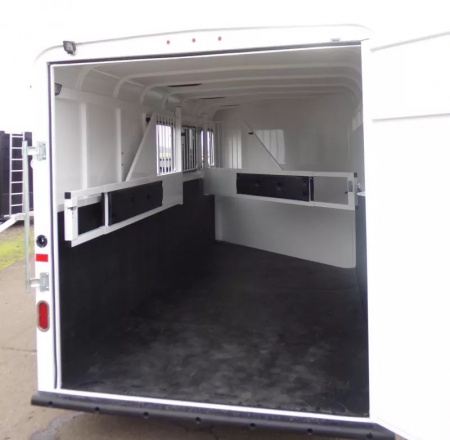 New 2026 Thuro-Bilt Shilo - 1' extra length - Adjustable Divider - Rear flood light - Single rear door 3 Horse Trailer