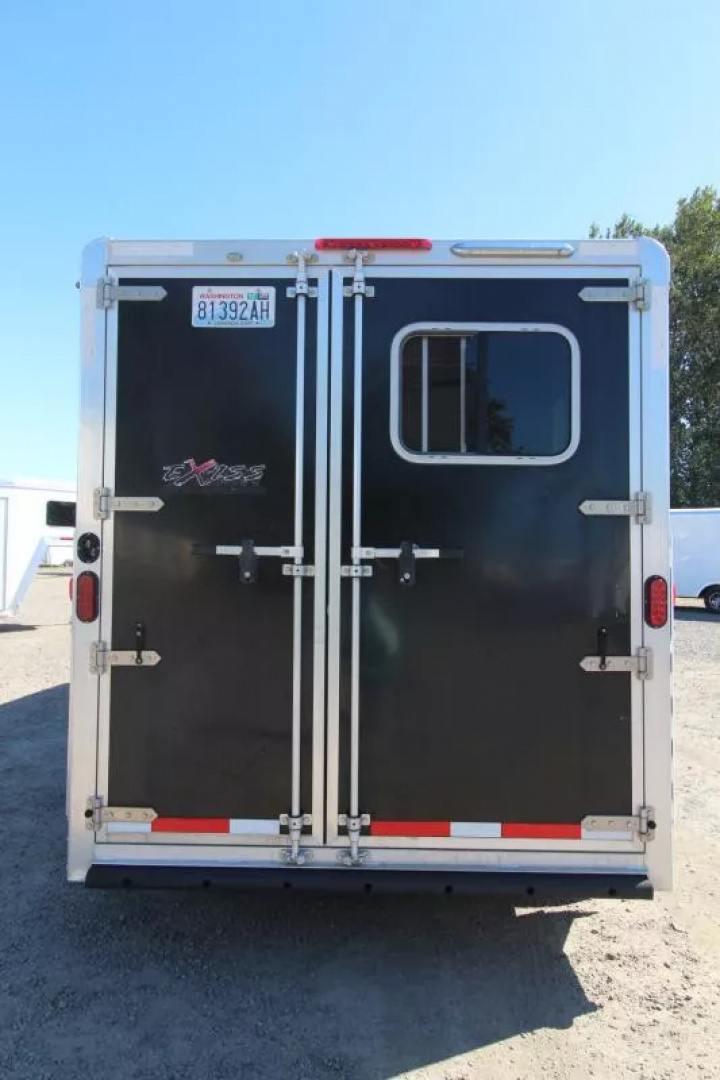 Used 2017 Exiss 7200 Large Dressing Room - Rear Tack - Movable saddle rack 2 Horse Aluminum Trailer
