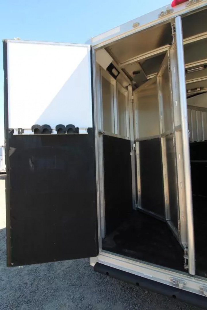 Used 2017 Exiss 7200 Large Dressing Room - Rear Tack - Movable saddle rack 2 Horse Aluminum Trailer