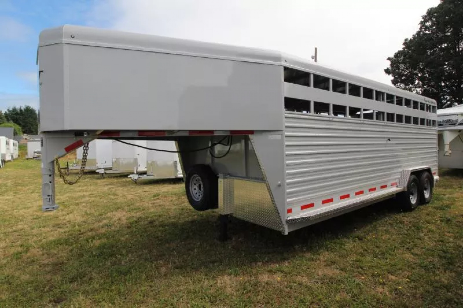 New 2026 Trails West Hotshot PRICE REDUCED! 20' Stock Trailer-Enclosed Rear Gate- Sort Gate in Center Gate