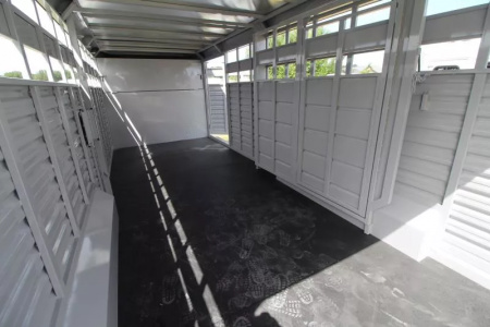 New 2026 Trails West Hotshot PRICE REDUCED! 20' Stock Trailer-Enclosed Rear Gate- Sort Gate in Center Gate