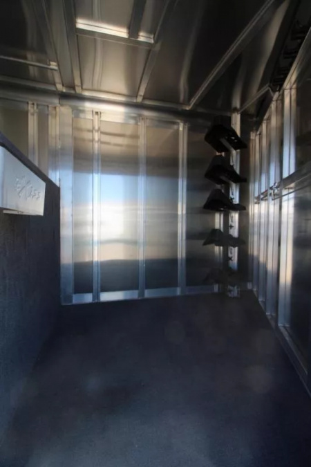 Used Price Reduced! 2021 Exiss 7500 - 5 Horse Aluminum Trailer - Rear Tack - Stud Divider - Easy Care hoof grip flooring - Large Dressing room