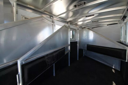 Used Price Reduced! 2021 Exiss 7500 - 5 Horse Aluminum Trailer - Rear Tack - Stud Divider - Easy Care hoof grip flooring - Large Dressing room