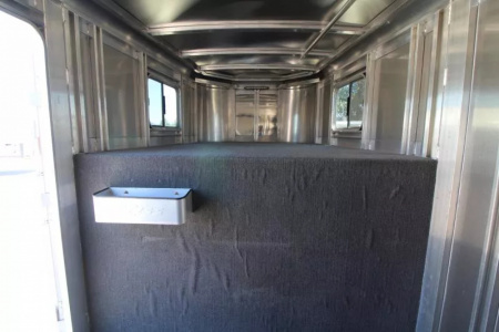 Used Price Reduced! 2021 Exiss 7500 - 5 Horse Aluminum Trailer - Rear Tack - Stud Divider - Easy Care hoof grip flooring - Large Dressing room