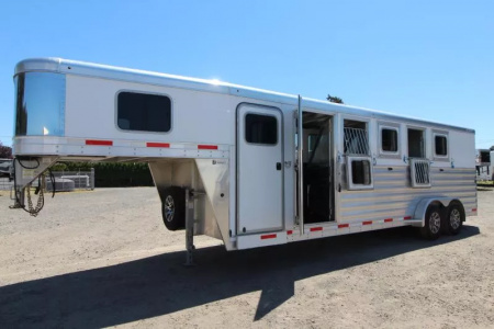 Used Price Reduced! 2021 Exiss 7500 - 5 Horse Aluminum Trailer - Rear Tack - Stud Divider - Easy Care hoof grip flooring - Large Dressing room