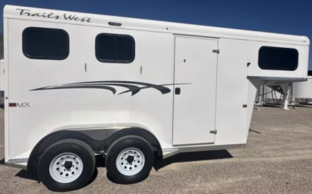 New 2026 Trails West Manufacturing Adventure MX 2H GN -Swing out saddle rack-Water Tank-7'0 Tall-Convenience pkg Horse Trailer
