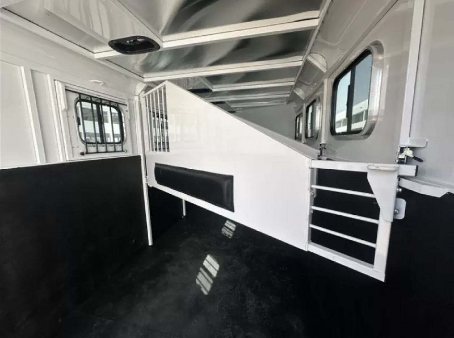 New 2026 Trails West Adventure 4 Horse GN Trailer