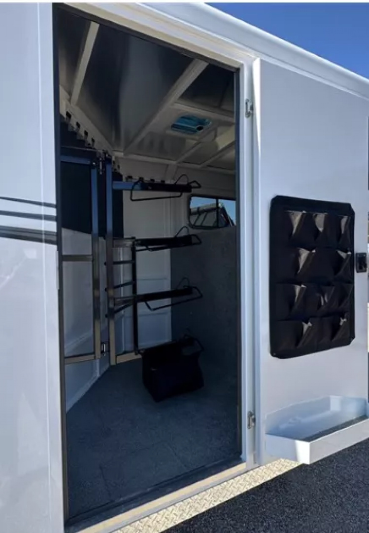 New 2026 Trails West Adventure 4 Horse GN Trailer
