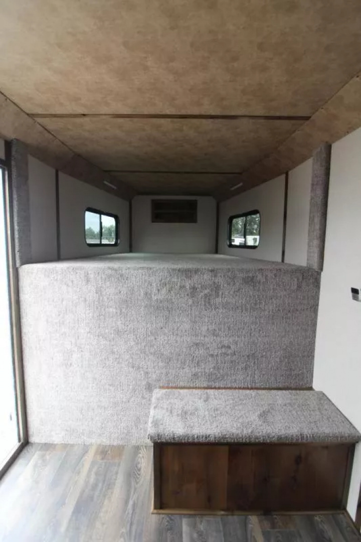 New 2026 Trails West Classic 5x10 4 Horse GN Trailer-SuperTack-Extra Tall-Escape Door-Stud Divider