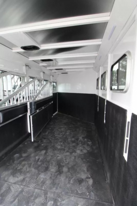 New 2026 Trails West Classic 5x10 4 Horse GN Trailer-SuperTack-Extra Tall-Escape Door-Stud Divider