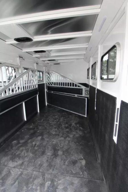 New 2026 Trails West Classic 5x10 4 Horse GN Trailer-SuperTack-Extra Tall-Escape Door-Stud Divider