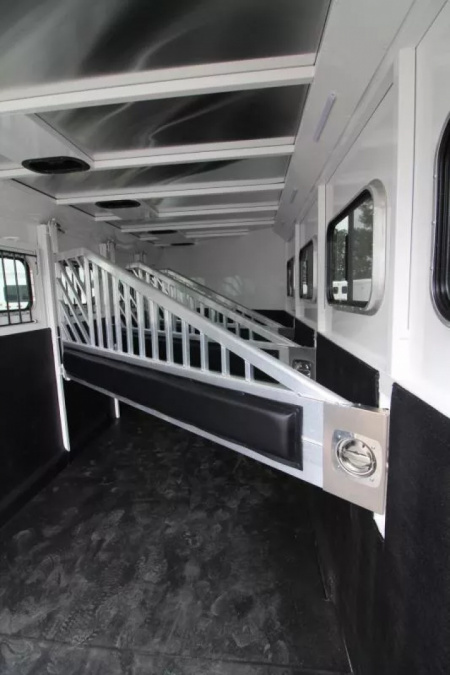 New 2026 Trails West Classic 5x10 4 Horse GN Trailer-SuperTack-Extra Tall-Escape Door-Stud Divider