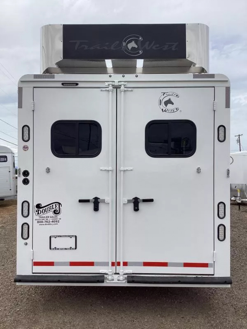 New 2026 Trails West Sierra 15x19 Horse Trailer w/Slide- Haypod & Ladder- Escape Door- Stud Divider-Mangers