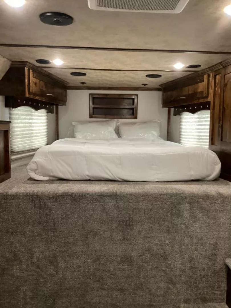 New 2026 Trails West Sierra 15x19 Horse Trailer w/Slide- Haypod & Ladder- Escape Door- Stud Divider-Mangers