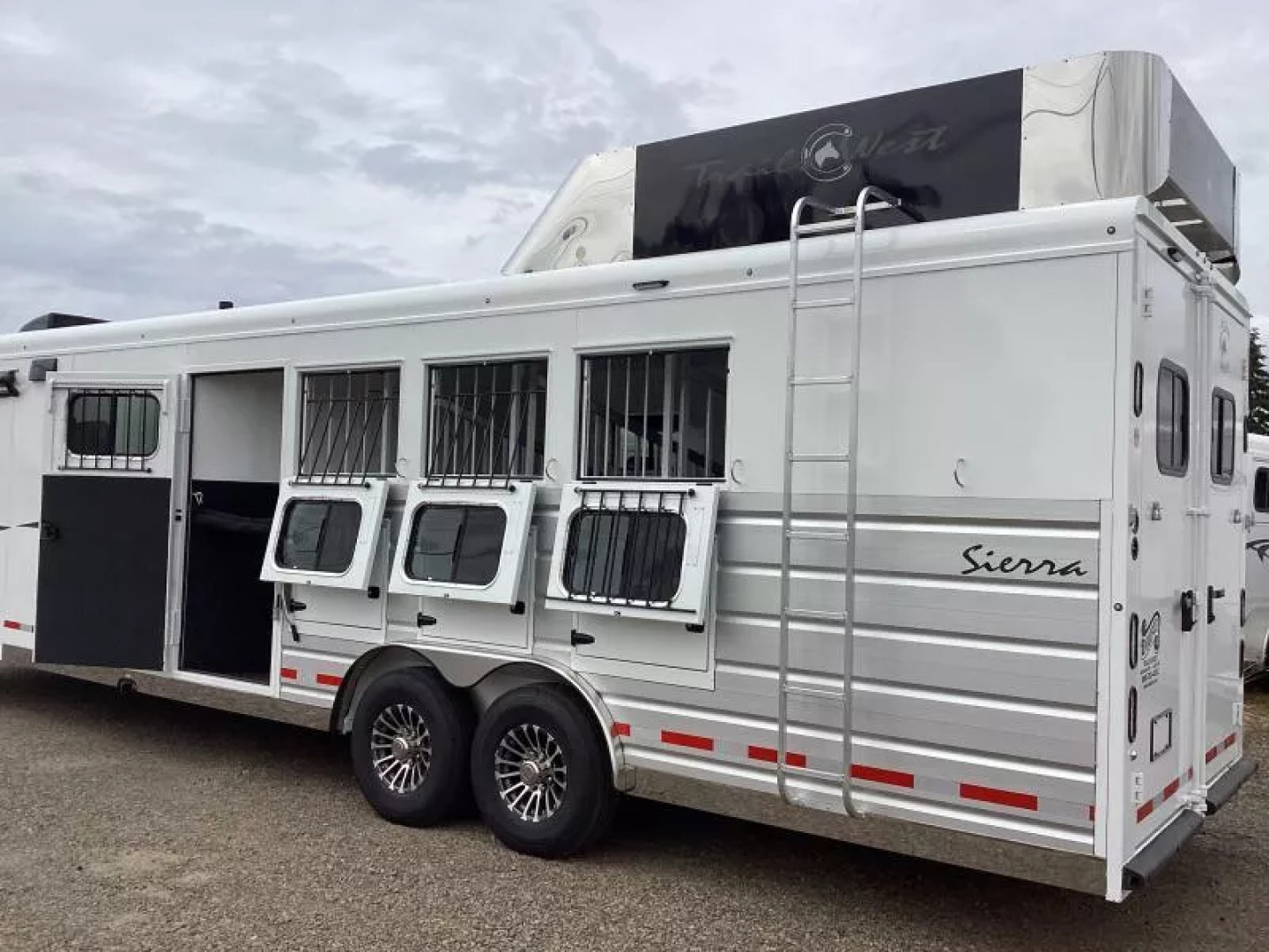 New 2026 Trails West Sierra 15x19 Horse Trailer w/Slide- Haypod & Ladder- Escape Door- Stud Divider-Mangers