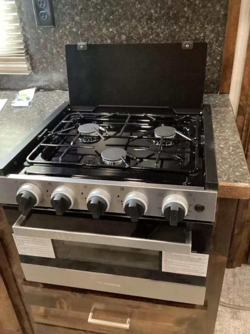 New 2026 Trails West Sierra 15x19 Horse Trailer w/Slide- Haypod & Ladder- Escape Door- Stud Divider-Mangers