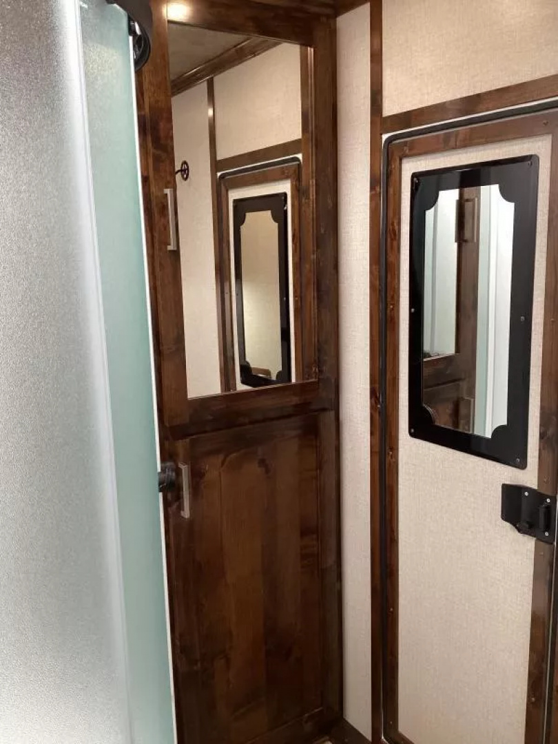 New 2026 Trails West Sierra 15x19 Horse Trailer w/Slide- Haypod & Ladder- Escape Door- Stud Divider-Mangers