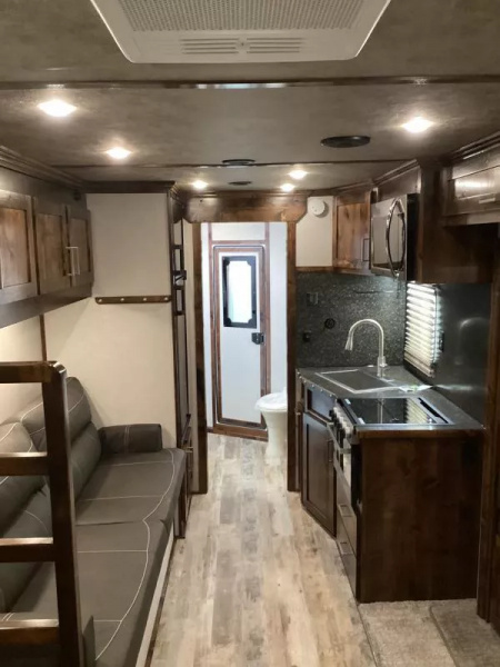 New 2026 Trails West Sierra 15x19 Horse Trailer w/Slide- Haypod & Ladder- Escape Door- Stud Divider-Mangers