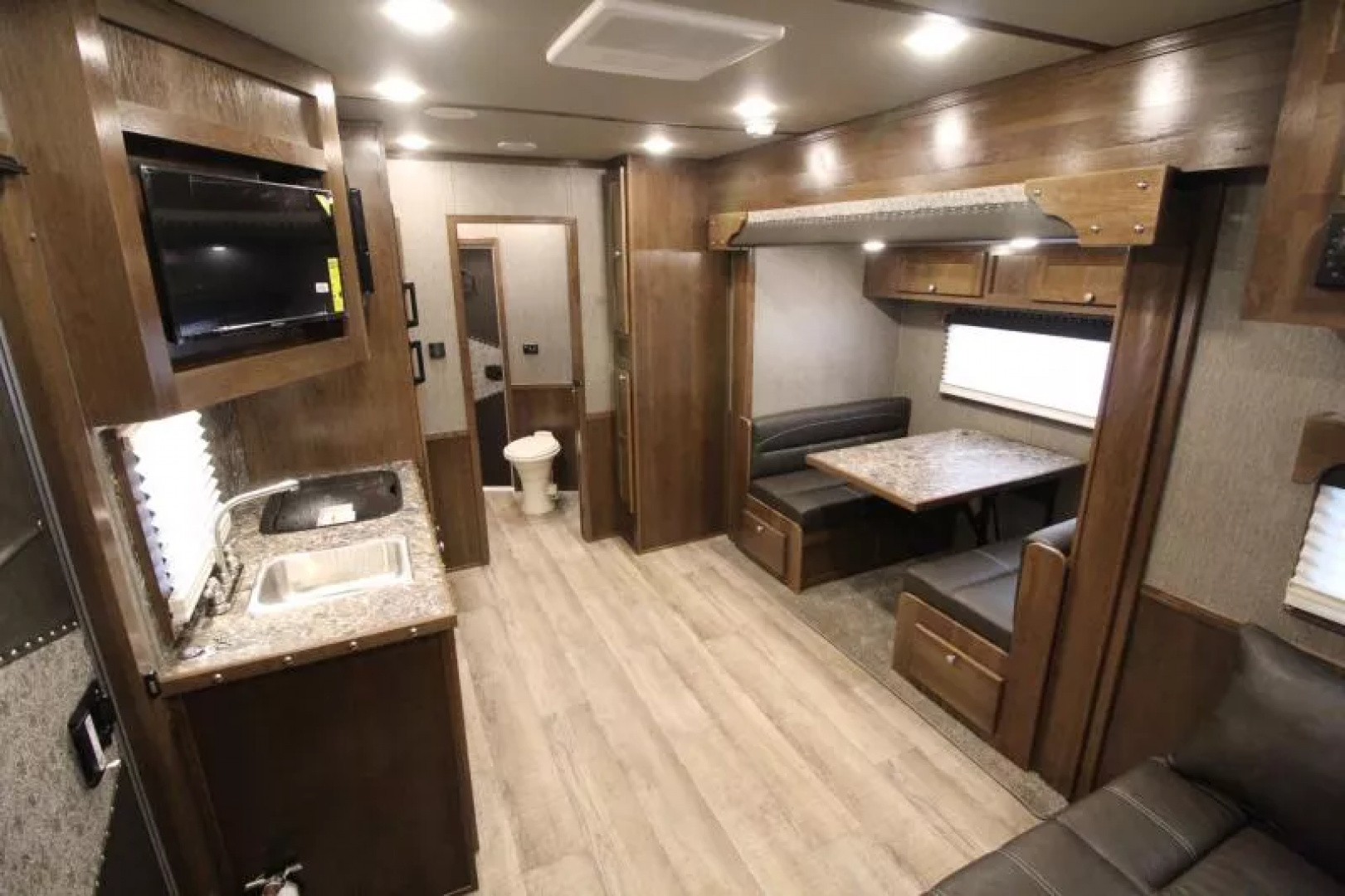 New PRICE REDUCED $5000 2026 SMC Patriot 8313SSR 3 Horse w/Slide-13ft SW 8'TALL 8'W-ALL REAL WOOD INT.-LOADED-SOFA & DINETTE-All Aluminum