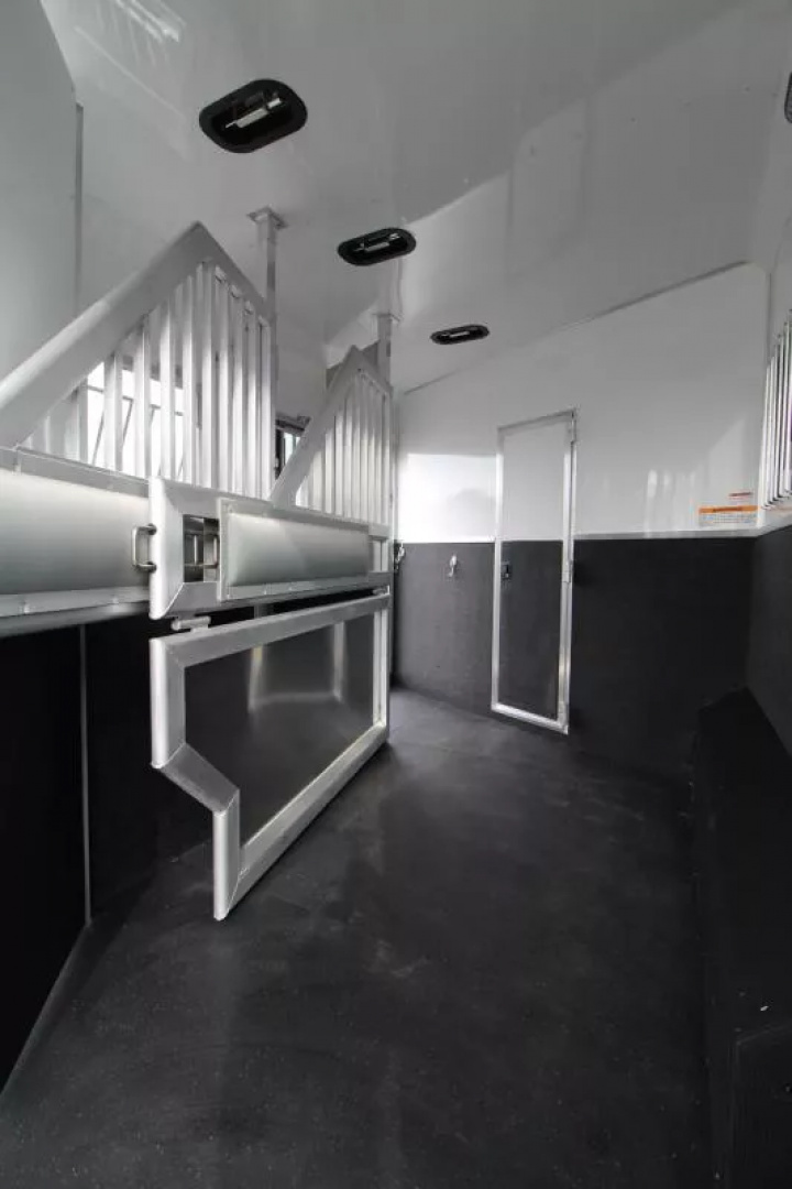 New PRICE REDUCED $5000 2026 SMC Patriot 8313SSR 3 Horse w/Slide-13ft SW 8'TALL 8'W-ALL REAL WOOD INT.-LOADED-SOFA & DINETTE-All Aluminum