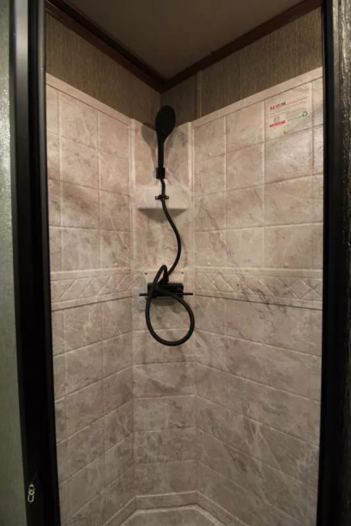 New PRICE REDUCED $5000 2026 SMC Patriot 8313SSR 3 Horse w/Slide-13ft SW 8'TALL 8'W-ALL REAL WOOD INT.-LOADED-SOFA & DINETTE-All Aluminum