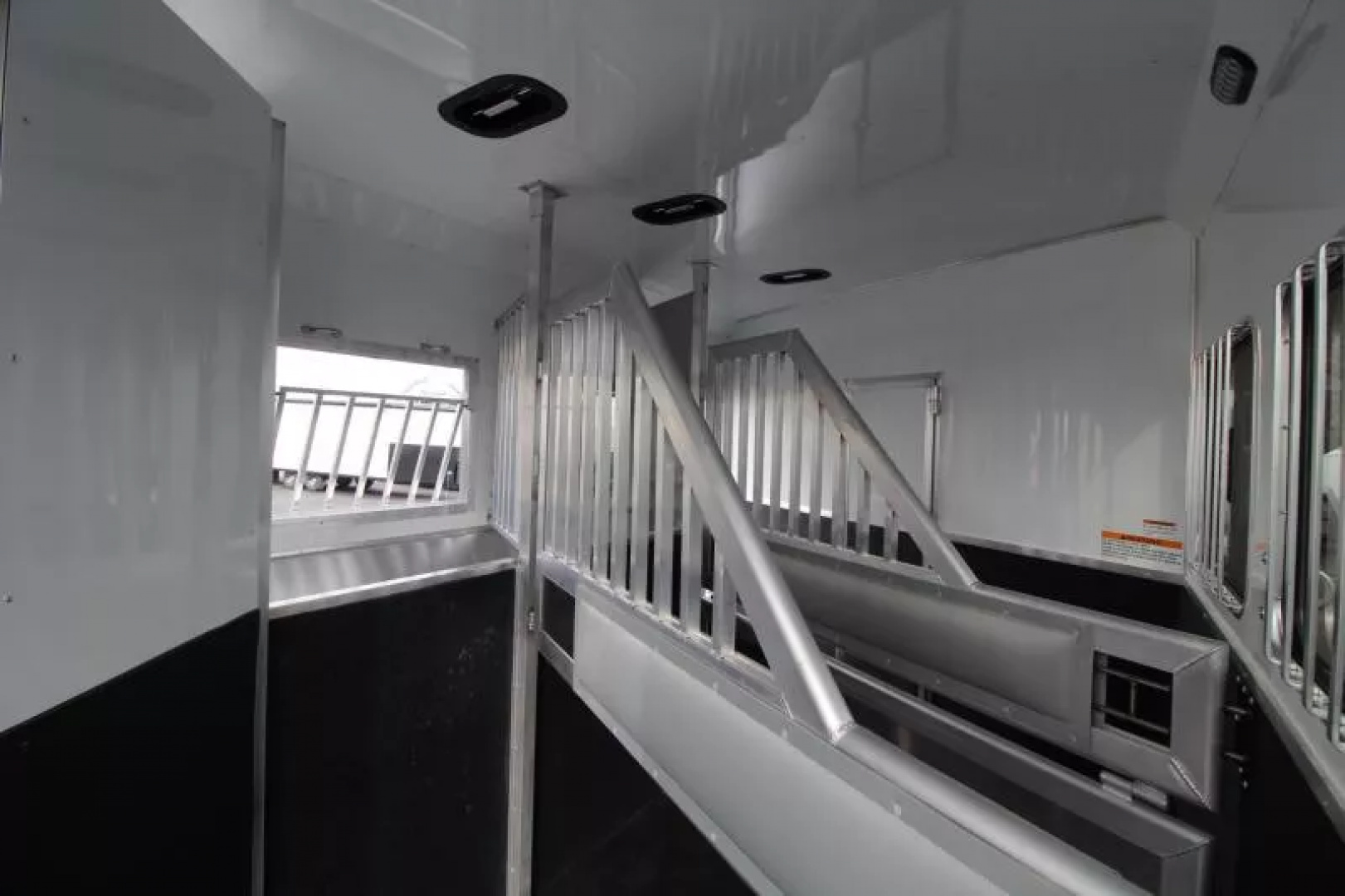 New PRICE REDUCED $5000 2026 SMC Patriot 8313SSR 3 Horse w/Slide-13ft SW 8'TALL 8'W-ALL REAL WOOD INT.-LOADED-SOFA & DINETTE-All Aluminum