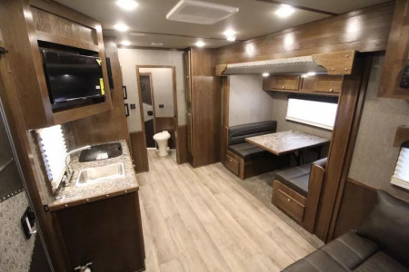 New PRICE REDUCED $5000 2026 SMC Patriot 8313SSR 3 Horse w/Slide-13ft SW 8'TALL 8'W-ALL REAL WOOD INT.-LOADED-SOFA & DINETTE-All Aluminum