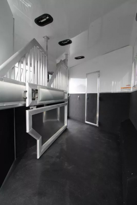 New PRICE REDUCED $5000 2026 SMC Patriot 8313SSR 3 Horse w/Slide-13ft SW 8'TALL 8'W-ALL REAL WOOD INT.-LOADED-SOFA & DINETTE-All Aluminum