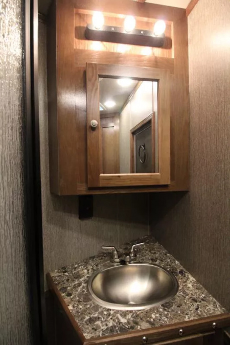 New PRICE REDUCED $5000 2026 SMC Patriot 8313SSR 3 Horse w/Slide-13ft SW 8'TALL 8'W-ALL REAL WOOD INT.-LOADED-SOFA & DINETTE-All Aluminum