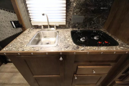 New PRICE REDUCED $5000 2026 SMC Patriot 8313SSR 3 Horse w/Slide-13ft SW 8'TALL 8'W-ALL REAL WOOD INT.-LOADED-SOFA & DINETTE-All Aluminum