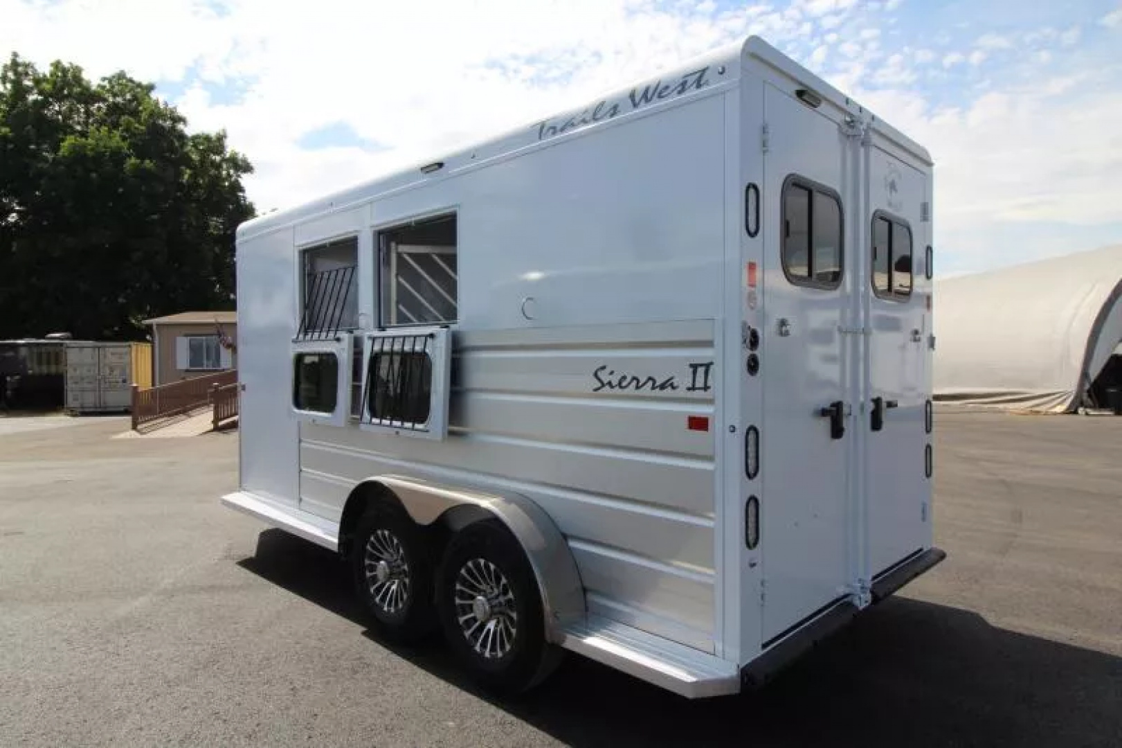 New 2026 Trails West Sierra PRICE REDUCED II 2 Horse Trailer-Side Tack-7'4" Tall - XL Dressing Room- Axle Upgrade- Convenience Package