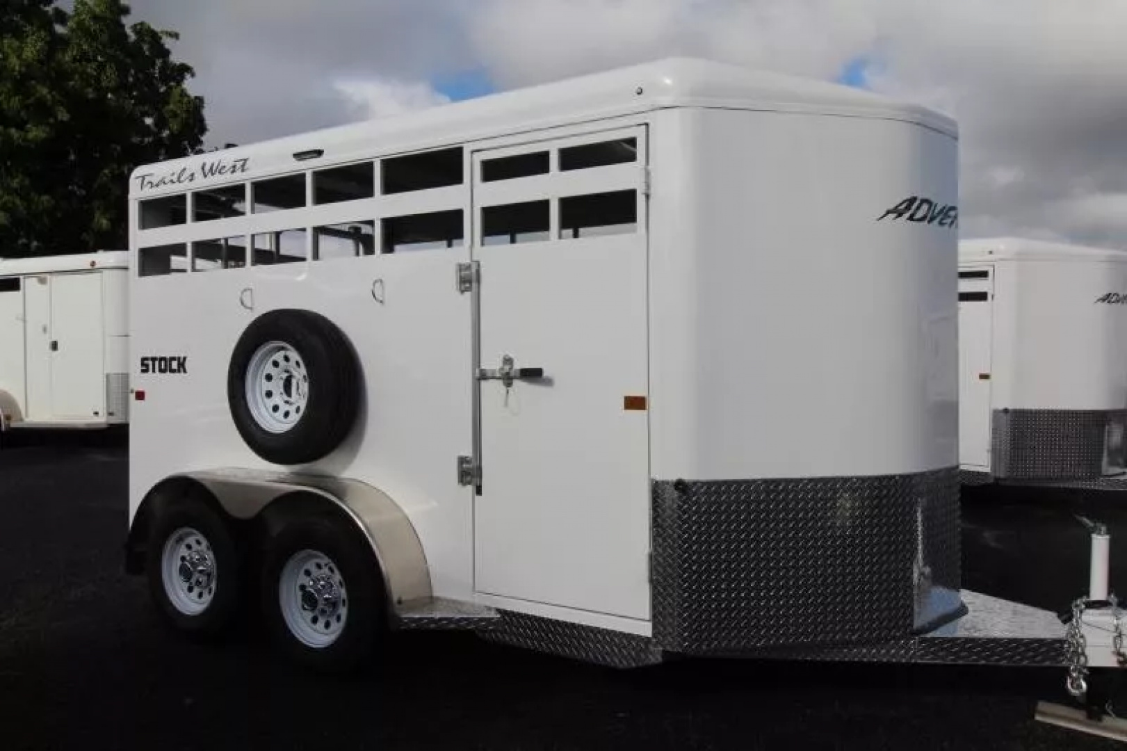 New 2026 Trails West Adventure PRICE REDUCED! 14' Stock / Stock Combo Trailer-Flood Light-Rubber Wall mats- Spare Tire