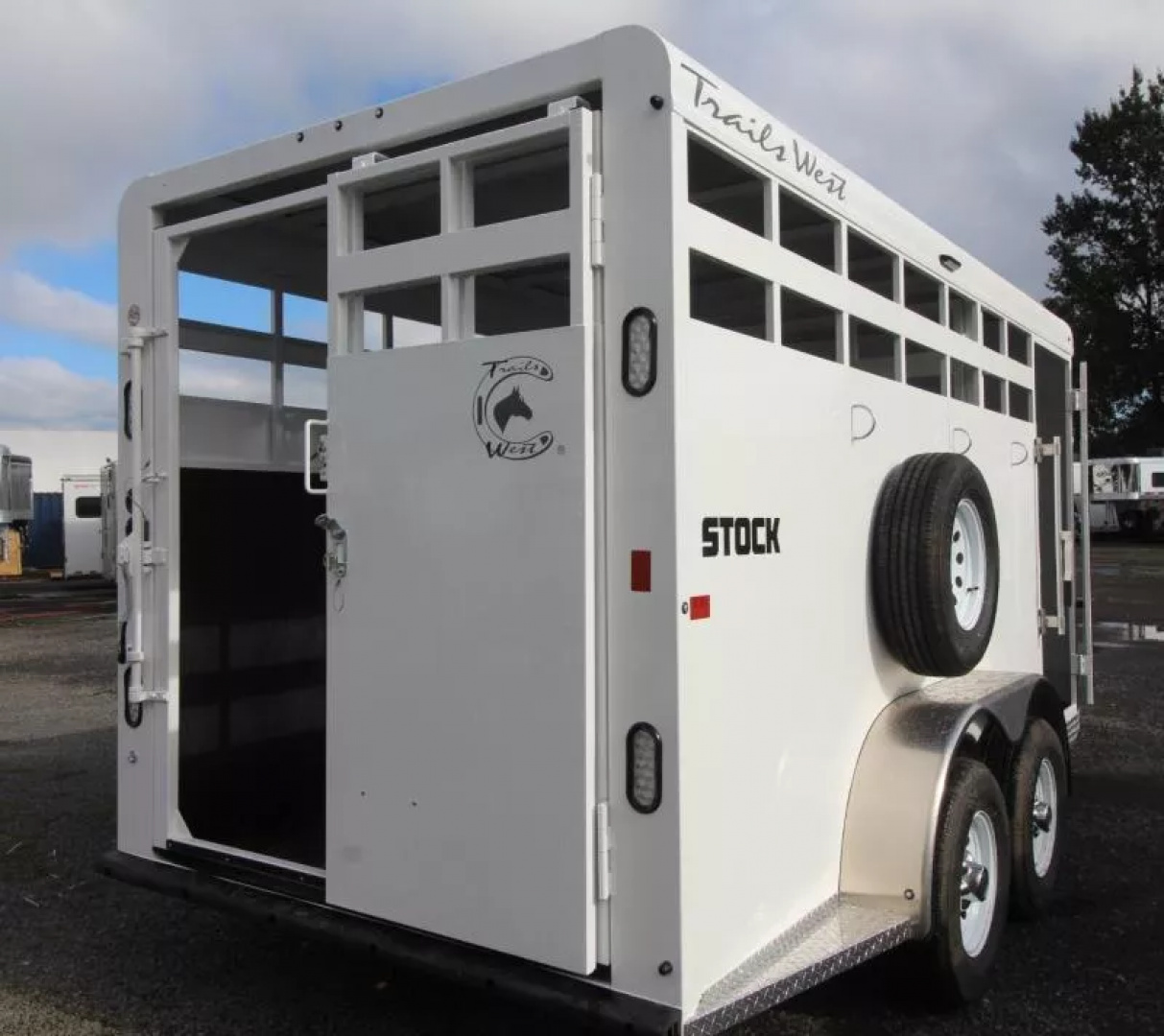 New 2026 Trails West Adventure 17' Stock / Stock Combo Trailer-Flood Light- Rubber Wall Mats- Spare Tire