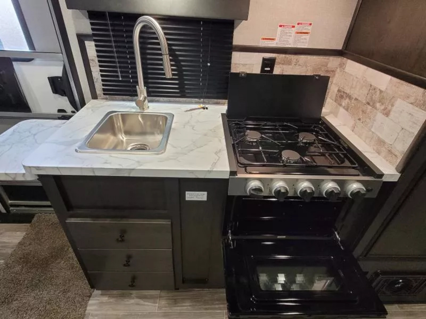 New 2026 Bison 8313B - 13ft SW LQ - Slide out - Haypod - Oven - Couch & Dinette - 3 Horse Trailer