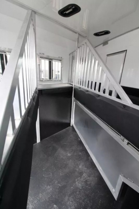 New 2026 Bison 8313B - 13ft SW LQ - Slide out - Haypod - Oven - Couch & Dinette - 3 Horse Trailer
