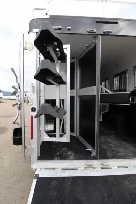 New 2026 Bison 8313B - 13ft SW LQ - Slide out - Haypod - Oven - Couch & Dinette - 3 Horse Trailer