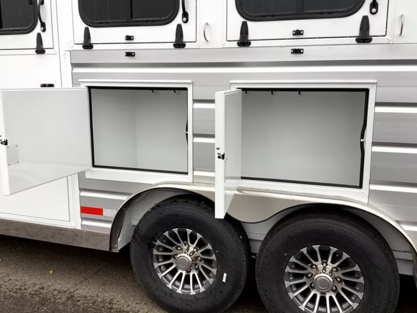 New PRICE REDUCED 2026 Trails West Sierra 13x17 Living Quarters w/ Slide-out - SOLAR!! - Hay Pod - 3 Horse Trailer