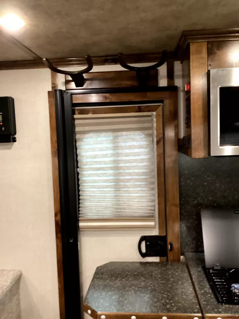 New PRICE REDUCED 2026 Trails West Sierra 13x17 Living Quarters w/ Slide-out - SOLAR!! - Hay Pod - 3 Horse Trailer