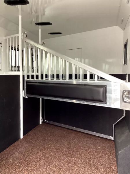 New PRICE REDUCED 2026 Trails West Sierra 13x17 Living Quarters w/ Slide-out - SOLAR!! - Hay Pod - 3 Horse Trailer