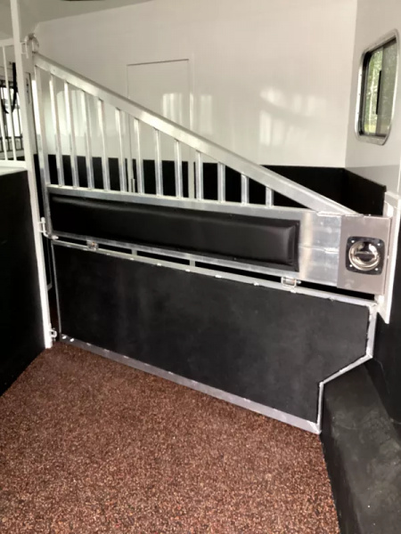 New PRICE REDUCED 2026 Trails West Sierra 13x17 Living Quarters w/ Slide-out - SOLAR!! - Hay Pod - 3 Horse Trailer