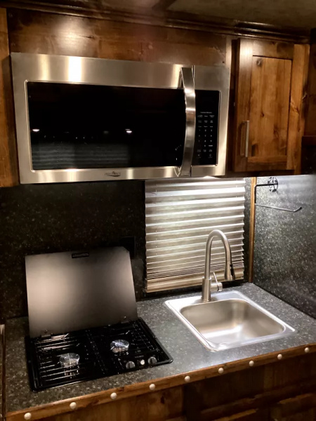 New PRICE REDUCED 2026 Trails West Sierra 13x17 Living Quarters w/ Slide-out - SOLAR!! - Hay Pod - 3 Horse Trailer