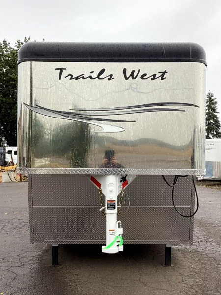 New PRICE REDUCED 2026 Trails West Sierra 13x17 Living Quarters w/ Slide-out - SOLAR!! - Hay Pod - 3 Horse Trailer