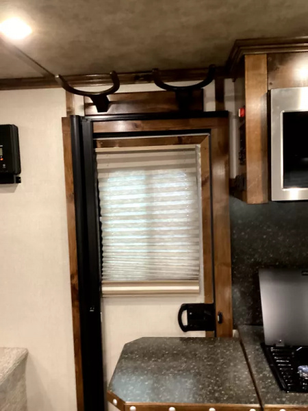 New PRICE REDUCED 2026 Trails West Sierra 13x17 Living Quarters w/ Slide-out - SOLAR!! - Hay Pod - 3 Horse Trailer