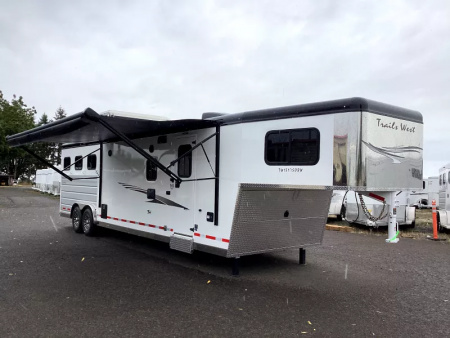 New PRICE REDUCED 2026 Trails West Sierra 13x17 Living Quarters w/ Slide-out - SOLAR!! - Hay Pod - 3 Horse Trailer