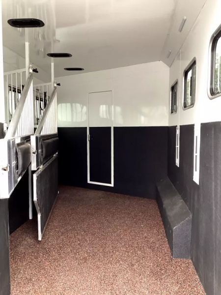 New PRICE REDUCED 2026 Trails West Sierra 13x17 Living Quarters w/ Slide-out - SOLAR!! - Hay Pod - 3 Horse Trailer