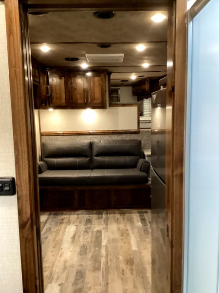 New PRICE REDUCED 2026 Trails West Sierra 13x17 Living Quarters w/ Slide-out - SOLAR!! - Hay Pod - 3 Horse Trailer