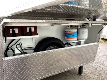 New PRICE REDUCED 2026 Trails West Sierra 13x17 Living Quarters w/ Slide-out - SOLAR!! - Hay Pod - 3 Horse Trailer