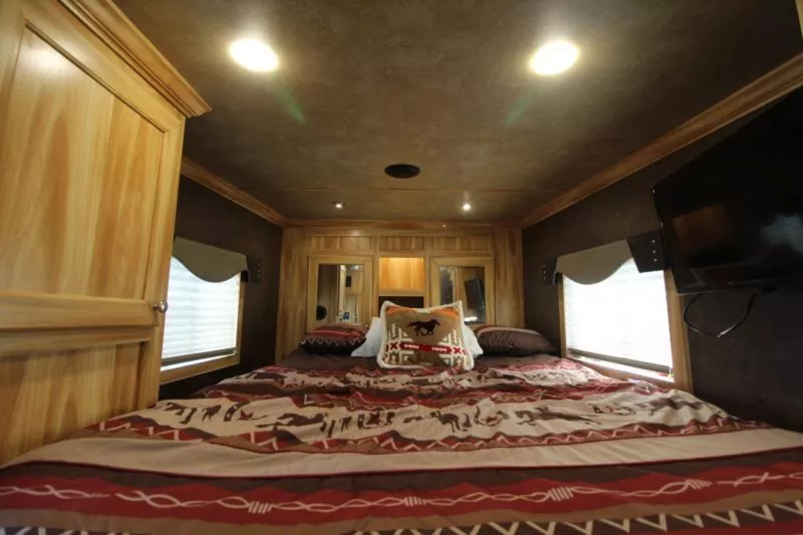 Used 2022 Exiss Escape 7204 - 4FT SW Living Quarters 2 Horse Trailer PRICE REDUCED!