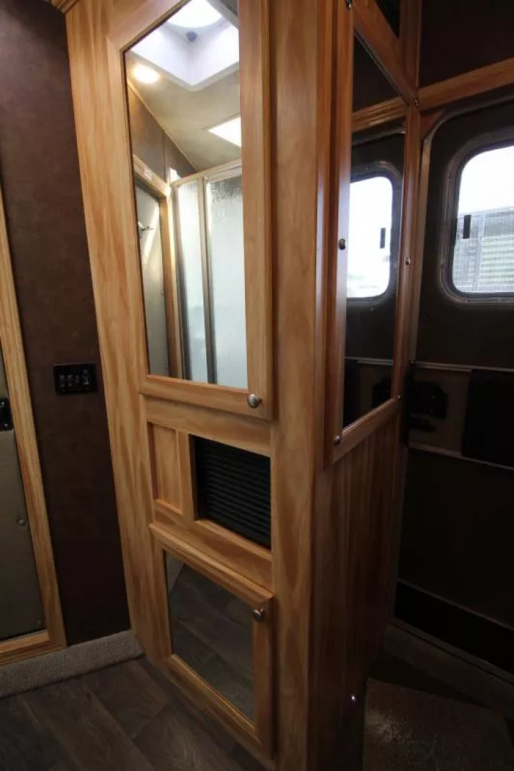 Used 2022 Exiss Escape 7204 - 4FT SW Living Quarters 2 Horse Trailer PRICE REDUCED!