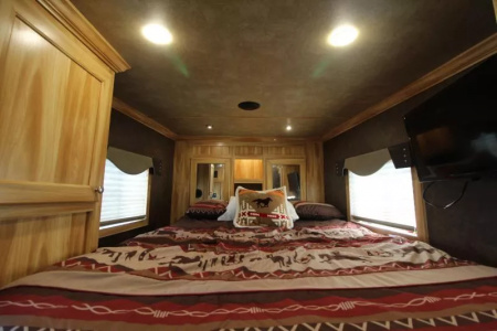 Used 2022 Exiss Escape 7204 - 4FT SW Living Quarters 2 Horse Trailer PRICE REDUCED!